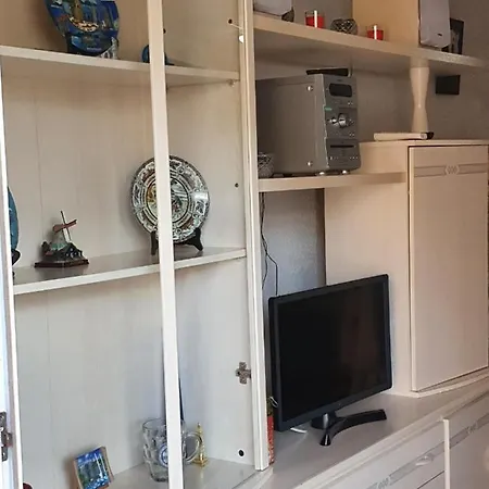 Cosy Studio Near The Beach شقة تورّيفيِخا
